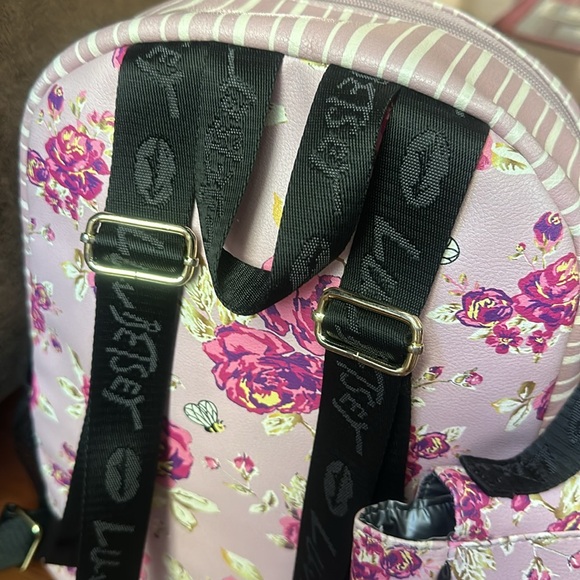 Back pack, Betsey Johnson - Picture 6 of 9